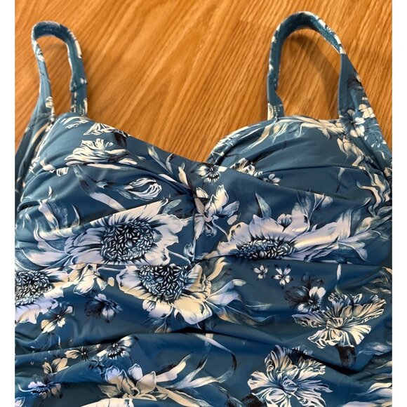 NipTuck Swimsuit Womens Floral Blue One Piece With Ruched Detail US Size 8 - Picture 3 of 10